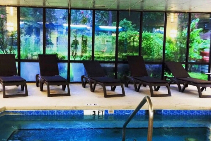 Pool 13 of 18