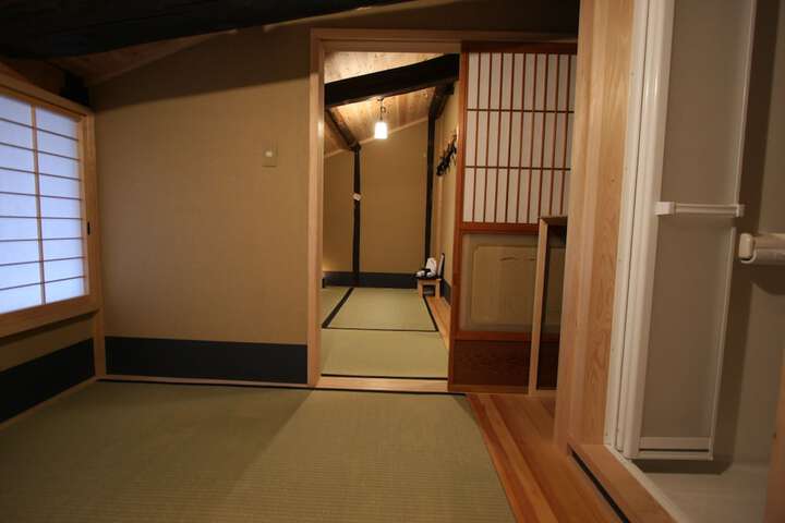 Room 15 of 48