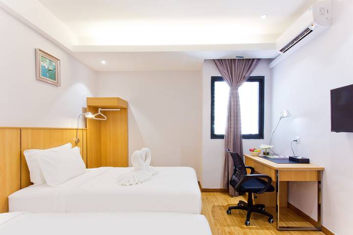Room 8 of 39