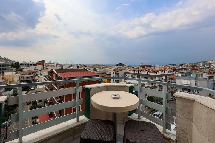 Terrace/Patio 100 of 102