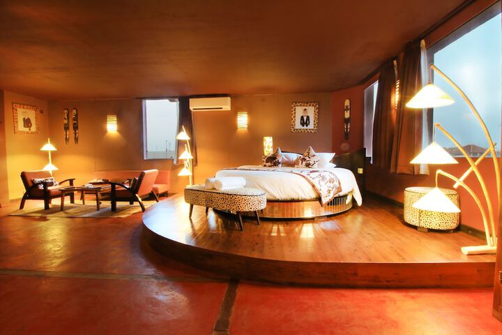 Room 4 of 49