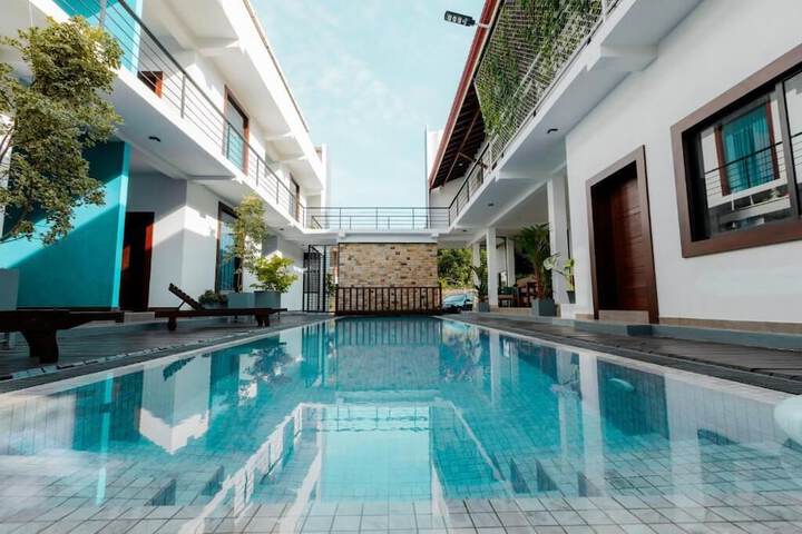 Pool 14 of 21