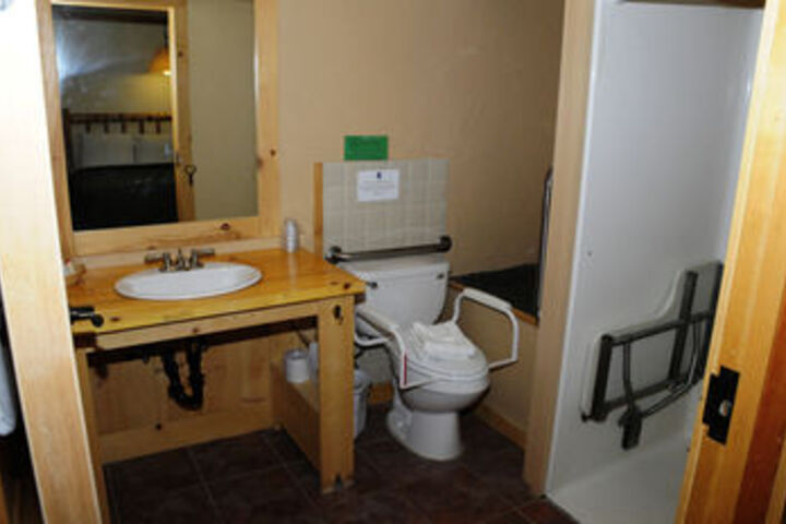 Room 32 of 182