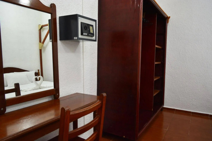 Room 3 of 13
