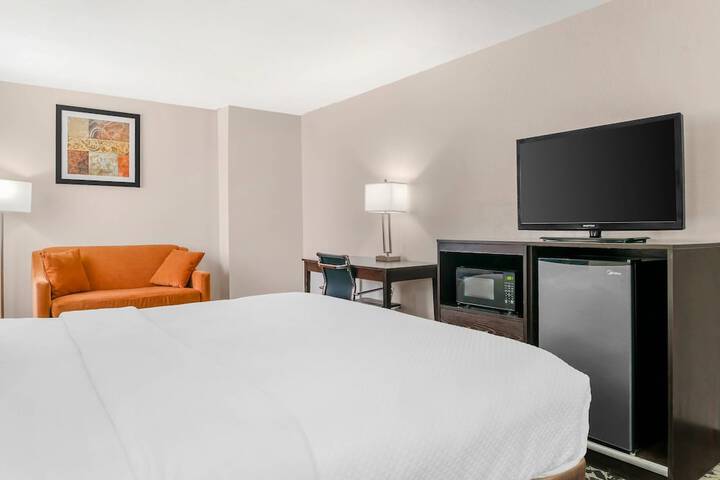Room 13 of 26