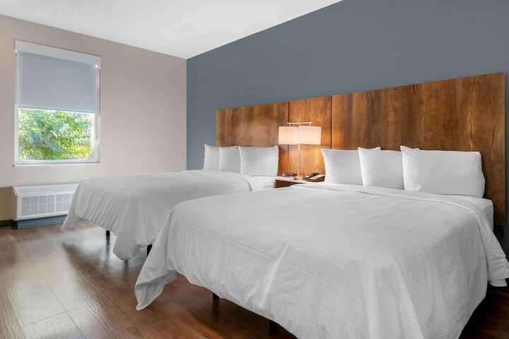 Standard Studio 1 Queen Bed (4 of 13)