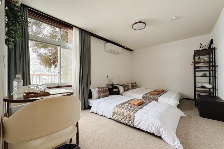 Room 14 of 40