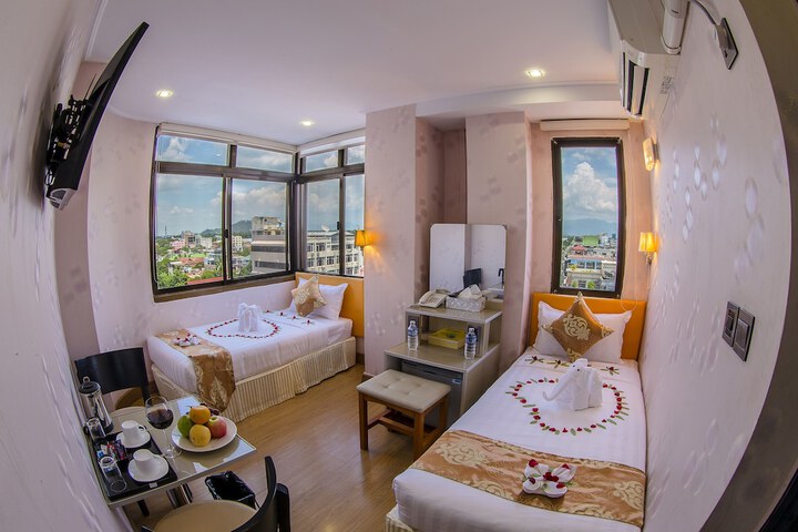 Room 10 of 40