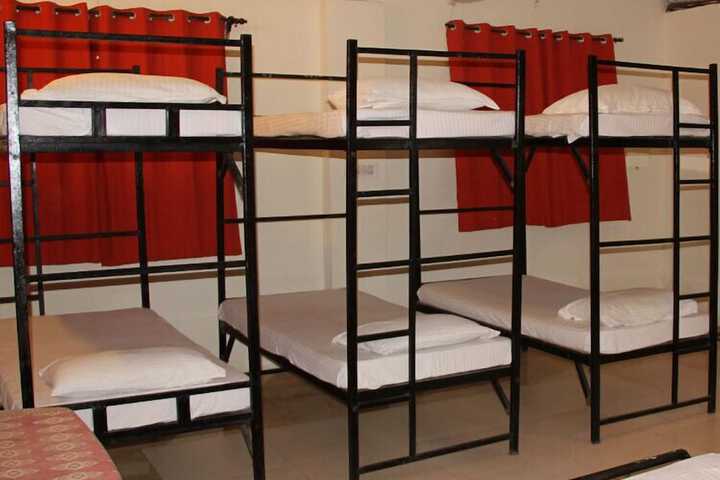 Room 10 of 66