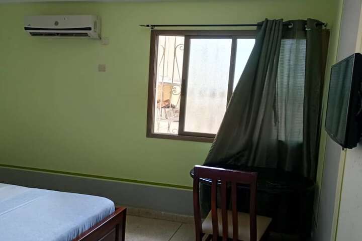 Room 14 of 25
