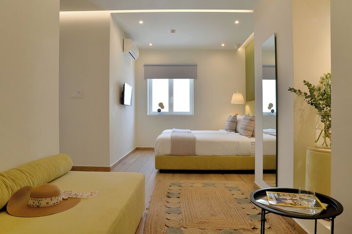 Room 11 of 37