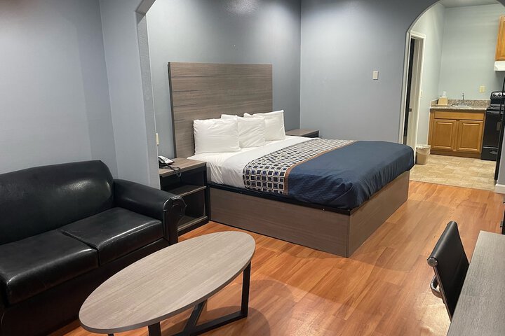 Room 8 of 32