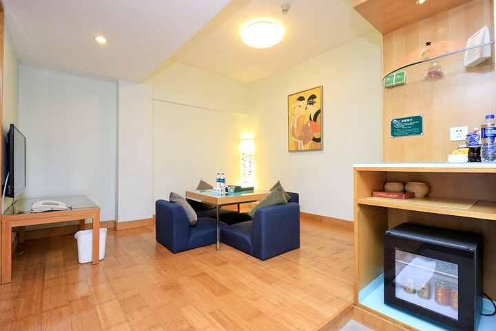 Room 26 of 41