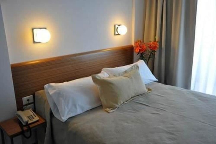 Room 3 of 62