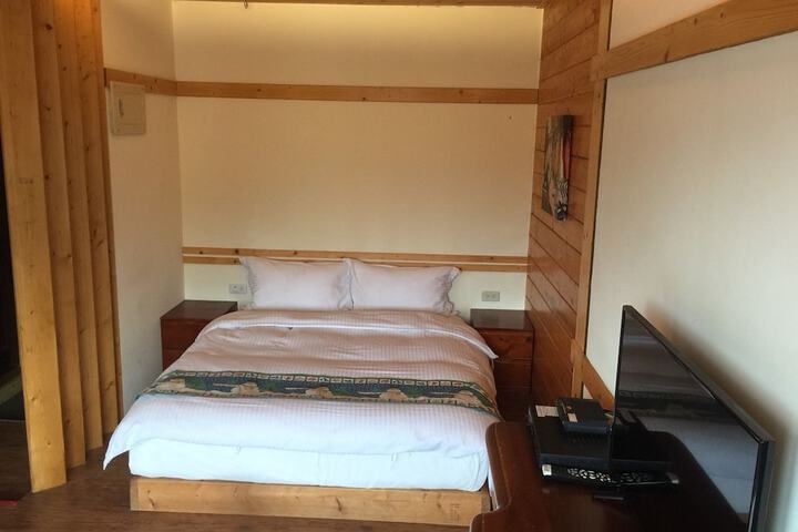 Room 17 of 37