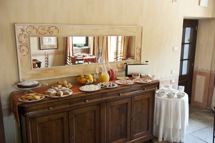 Breakfast/Coffee Service 19 of 27