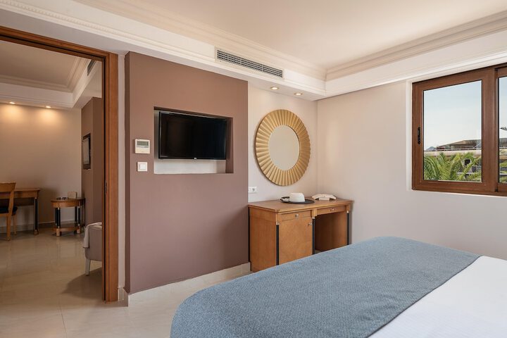 Room 55 of 166