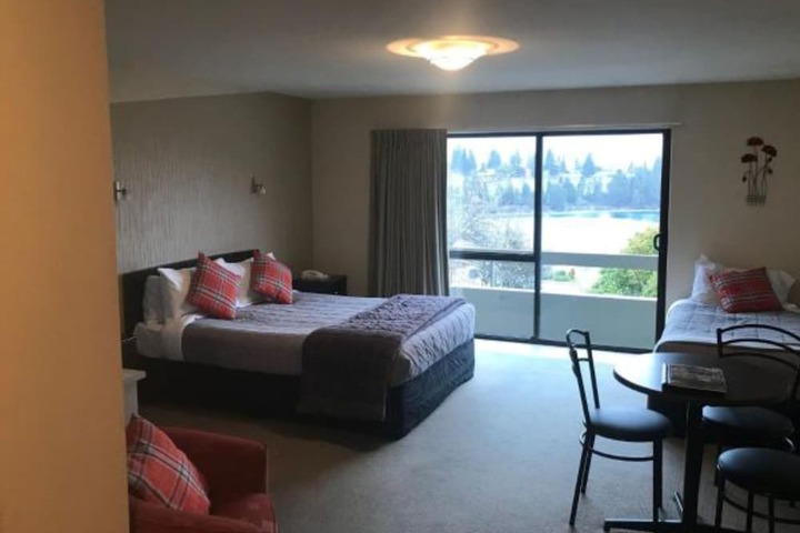 Room 18 of 66