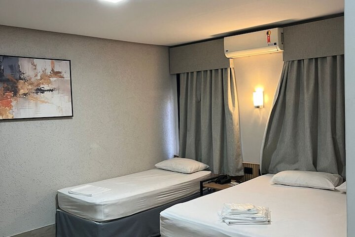 Room 22 of 38