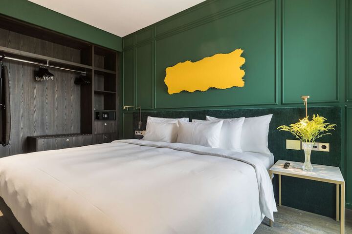 Room 6 of 280