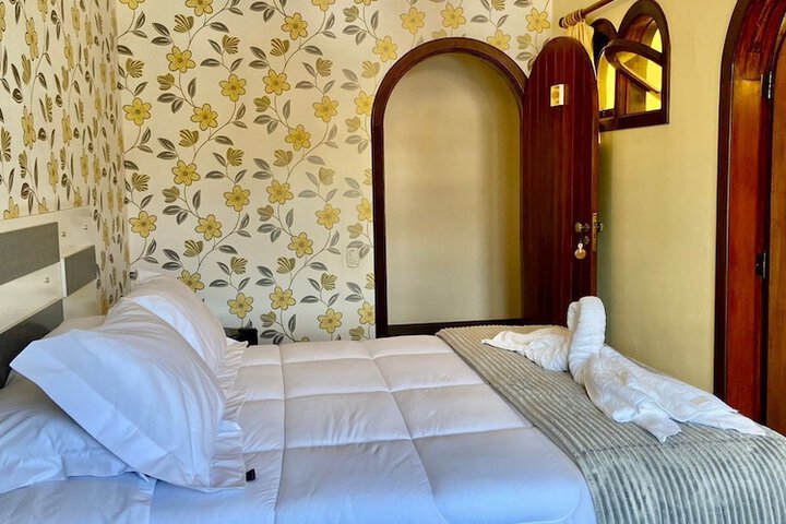 Room 3 of 34