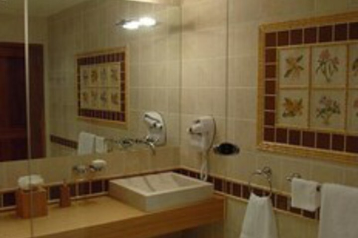 Room 27 of 118