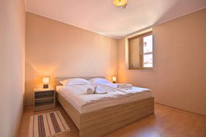 Room 11 of 21