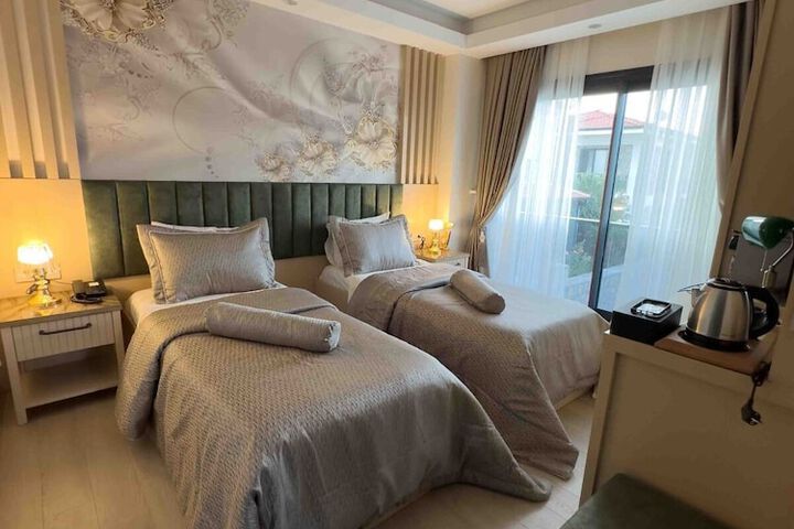 Room 5 of 27