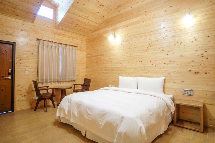 Room 9 of 48