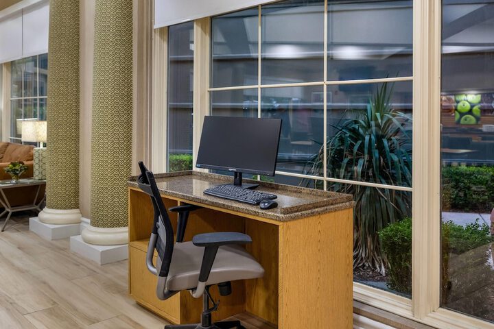 Business Center 37 of 39