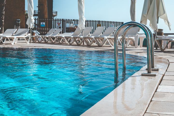 Hotel with Pool