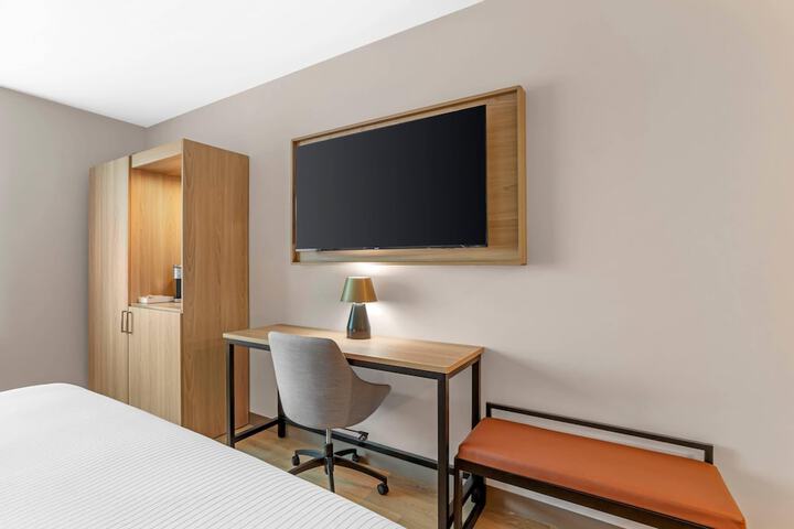 Room 14 of 68