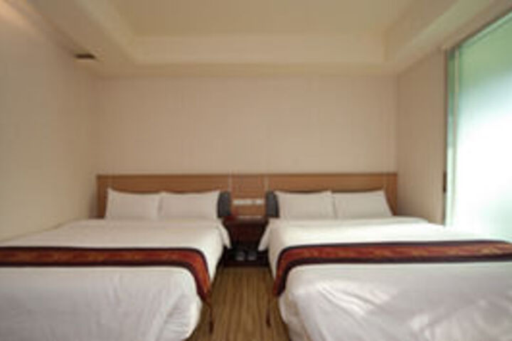 Room 30 of 47