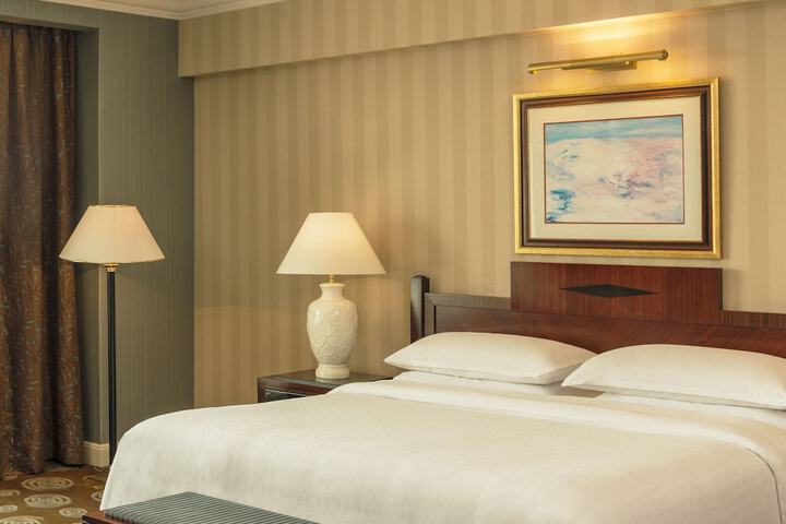 Room 20 of 132