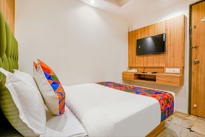 Room 12 of 38