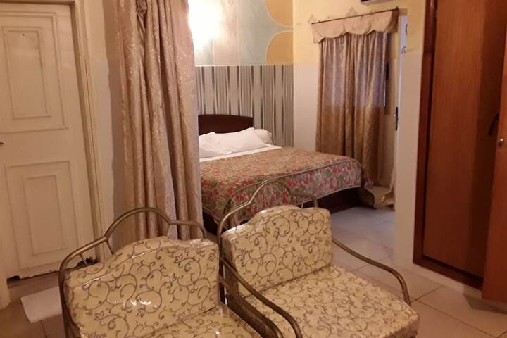 Room 7 of 20