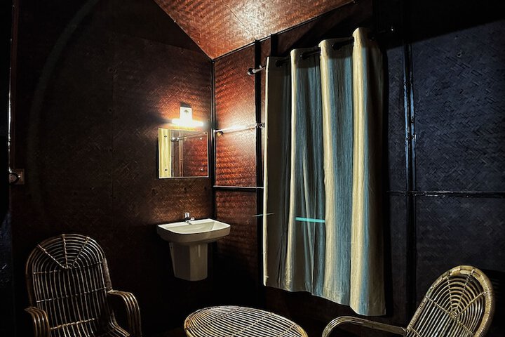 Room 24 of 60