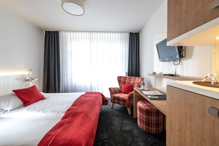Room 3 of 16