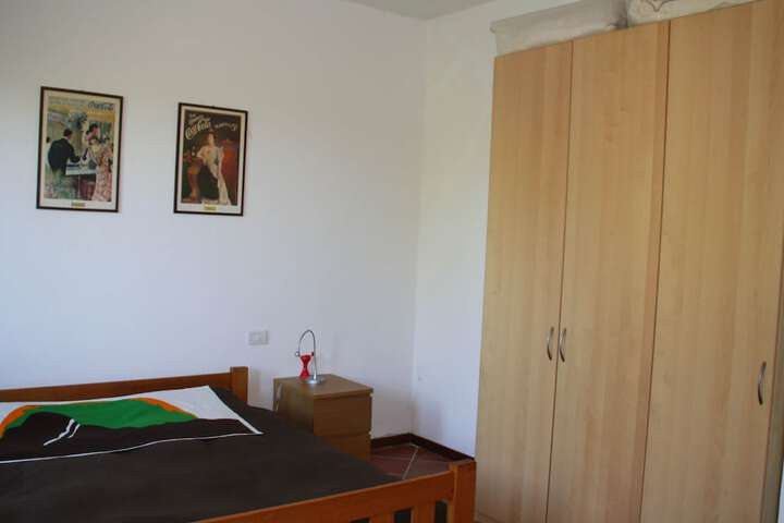 Room 2 of 38