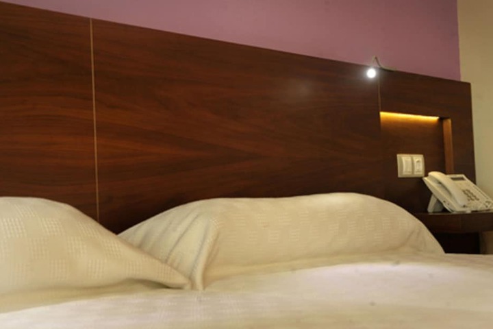 Room 19 of 33