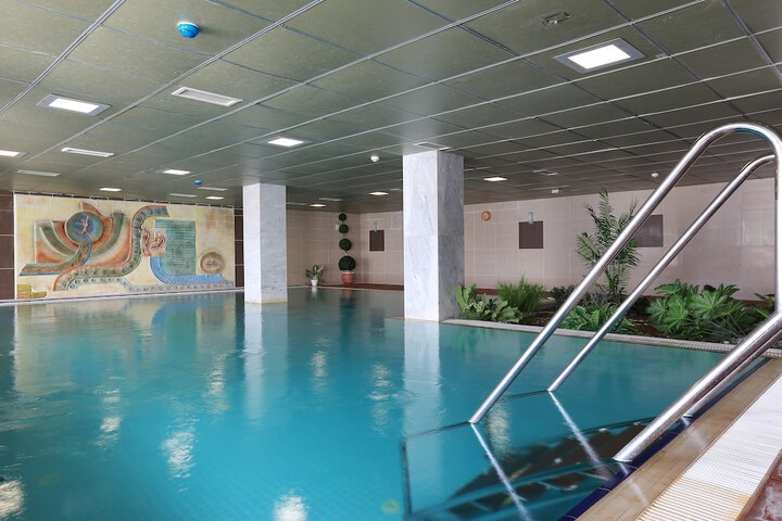 Pools & Facilities