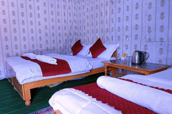 Room 4 of 27