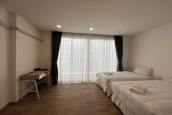 Room 14 of 33