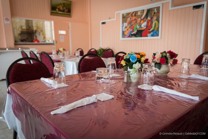 Dining 34 of 46