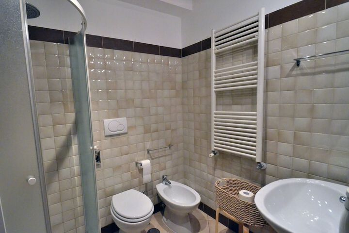 Room 21 of 28