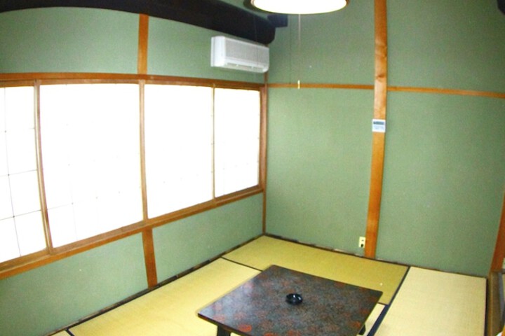 Room 6 of 26