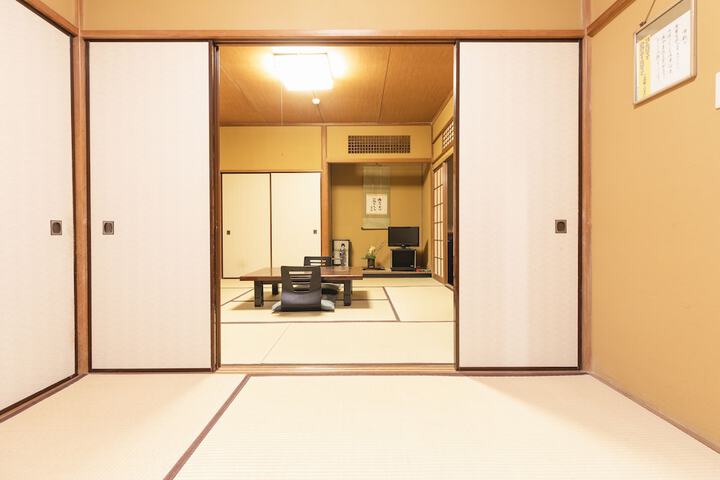 Room 17 of 50