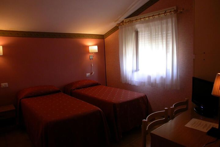 Room 15 of 65