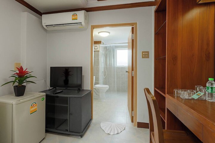 Room 6 of 29