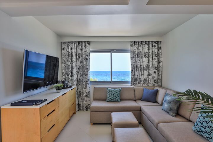 Room 28 of 100